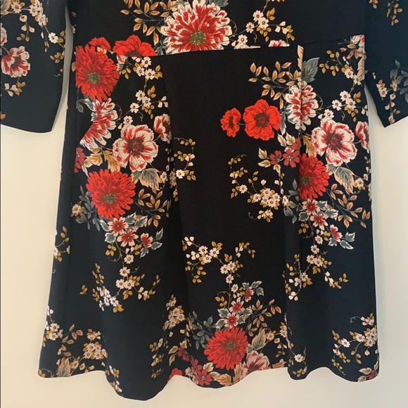 Nicole Miller Floral Mini Dress with Pockets - Picture 4 of 4